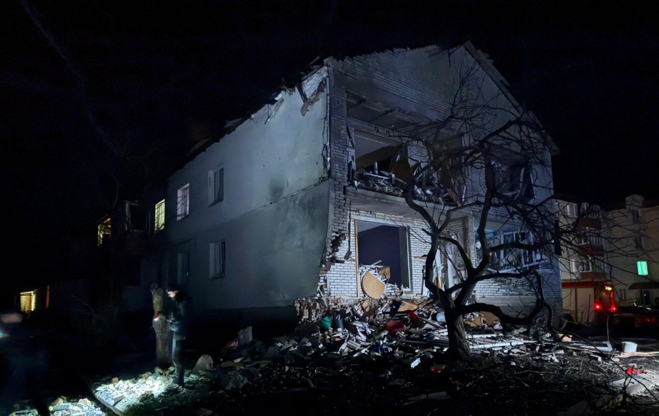 Росіяни вдарили “Шахедом” по громаді під Сумами, пошкоджені житлові будинки