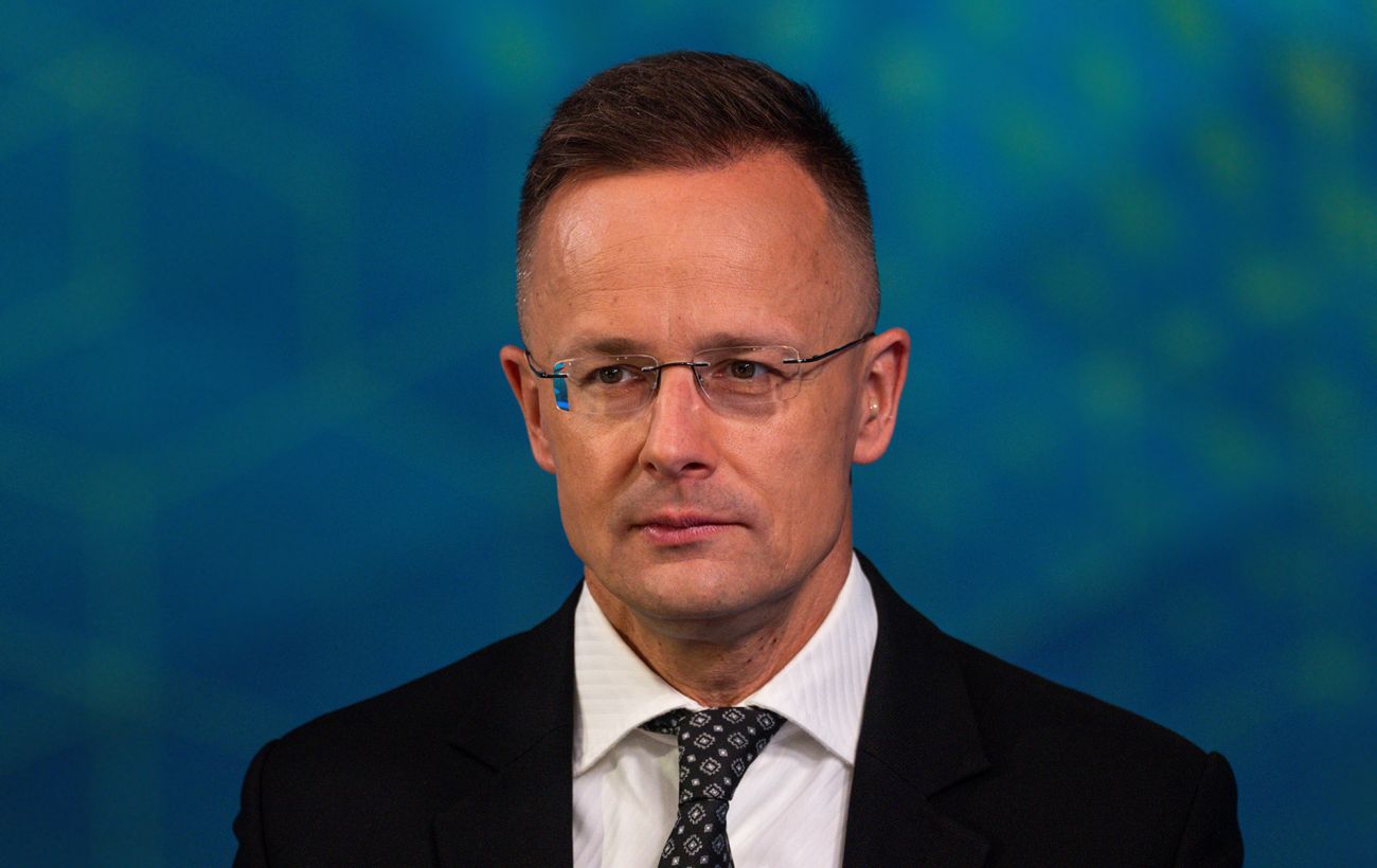 Чи вимагав Трамп від Угорщини припинити купівлю російської нафти: відповідь Сіярто