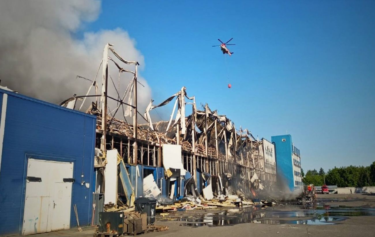 Горіли 10 тисяч “квадратів”, гасили гелікоптери: ДСНС показала наслідки пожежі на Київщині