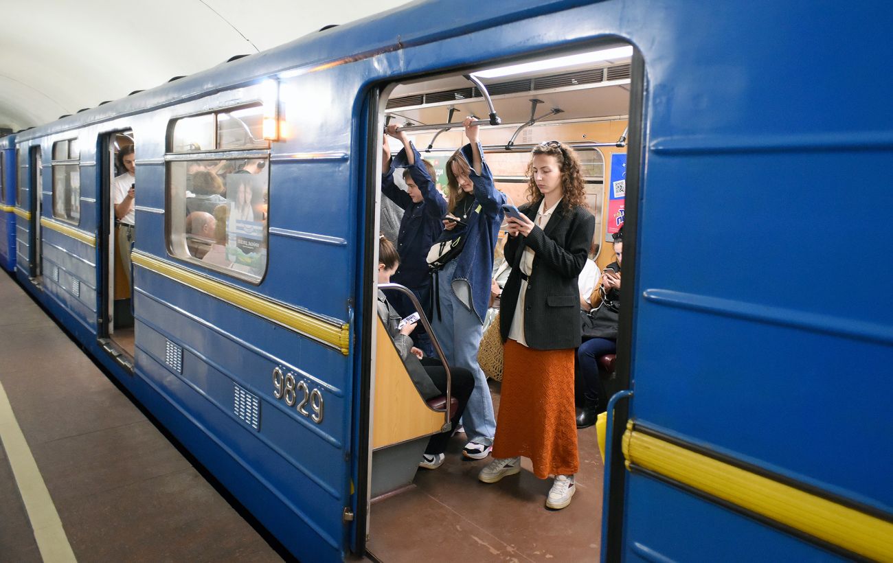 Скандал у Києві через смерть чоловіка біля метро: як відреагували в метрополітені
